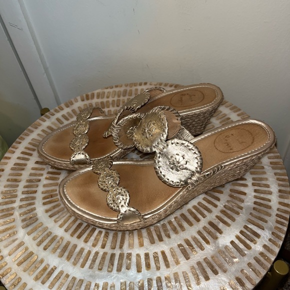 Shelby Wedge - Picture 3 of 5